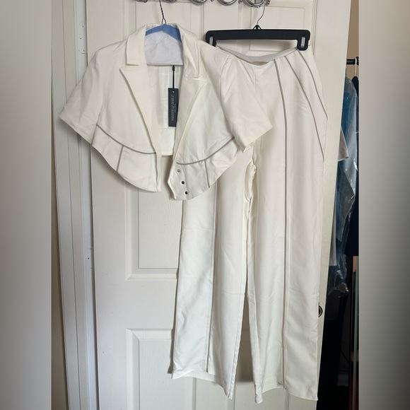 Elegant White set. Crop top and Pants - Picture 2 of 5